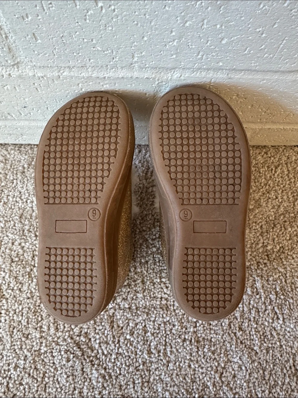 GAP Toddler Glitter Gold Sneakers with Cream Faux-Fur Straps, Size 9